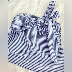 Pomander Place one should bow front top from Tuckernuck